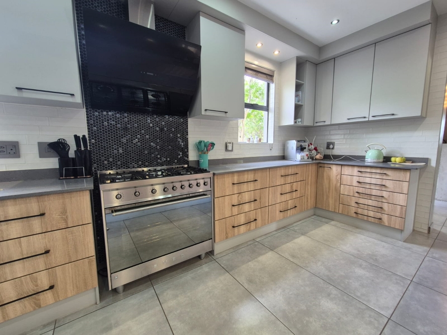 7 Bedroom Property for Sale in Wigwam North West